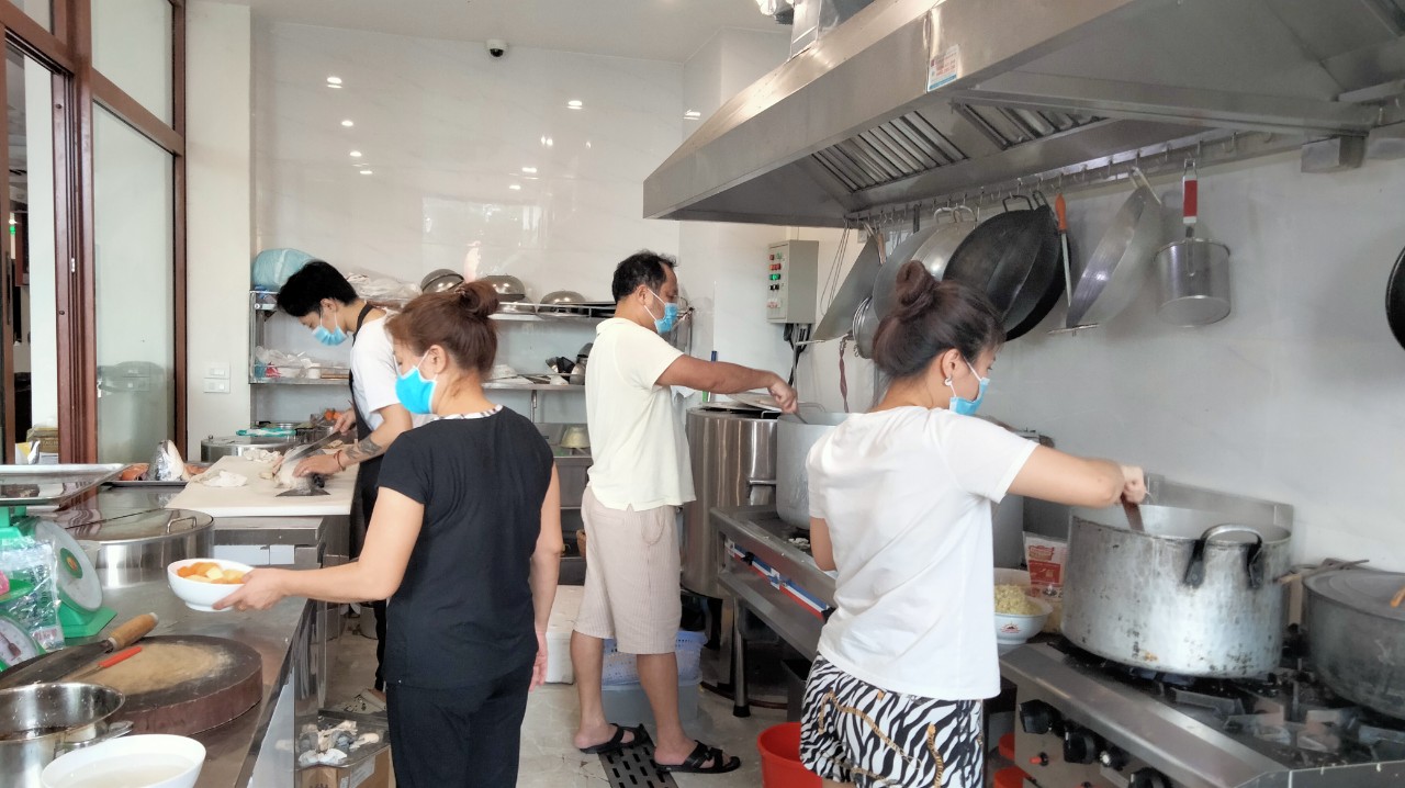 Hà Tĩnh: Biến cả hệ thống phức hợp kinh doanh thành “bếp ăn” cho người cách ly